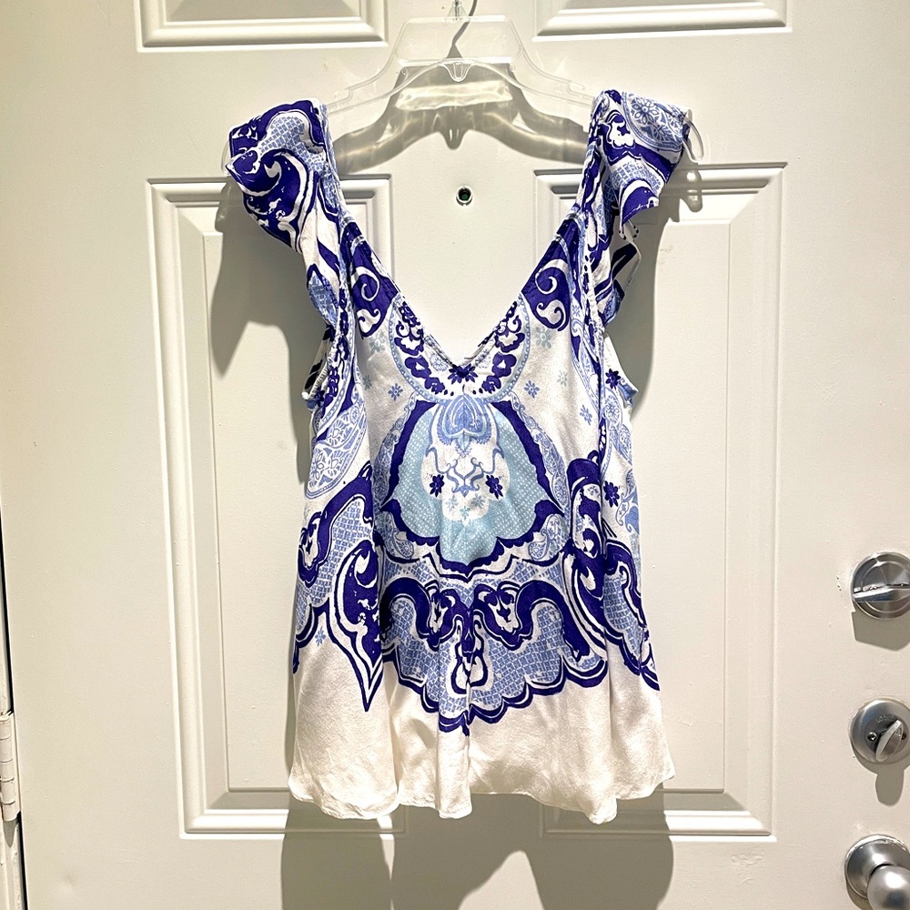 Maeve Anthropologie Blue White Vcut Flutter Sleeveless Top Size 8 (Medium Large)